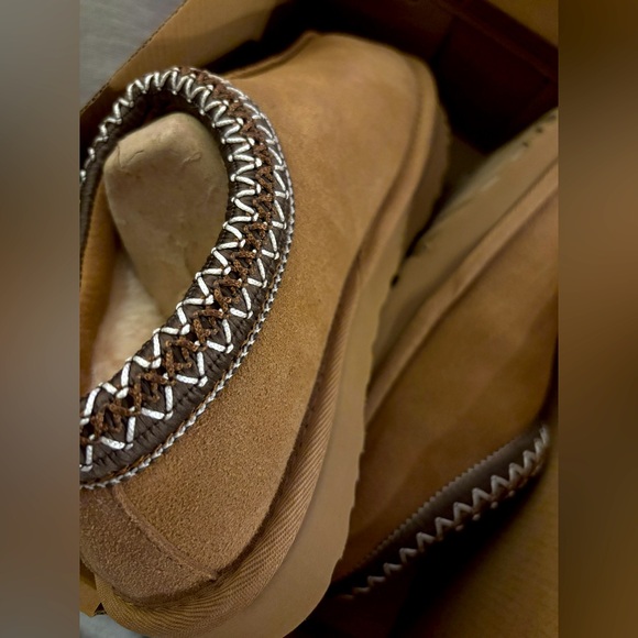 UGG W7 TASMAN SLIPPER - Picture 7 of 11